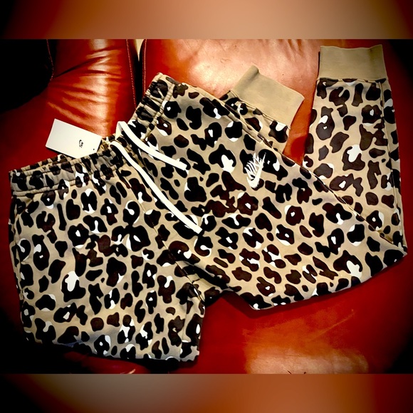 Nike Sportswear Club Fleece Joggers - leopard - tapered - Pre- Owned- Ultra Rare - Picture 1 of 7